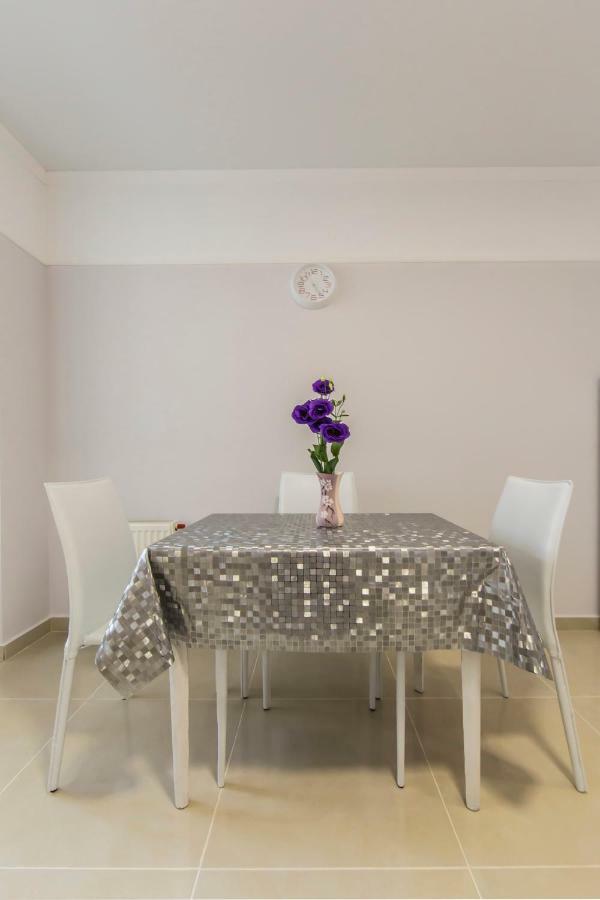 Apartments Kiev エクステリア 写真