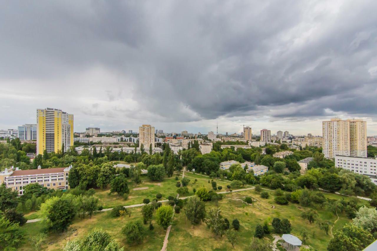Apartments Kiev エクステリア 写真